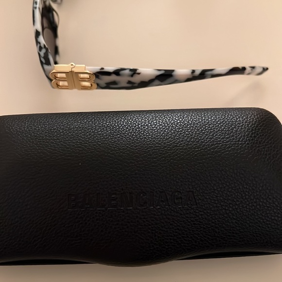 balenciaga women cat eye sunglasses have been worn once main image 4
